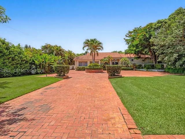 5-bedroom home for sale in Miami - 7030 SW 72nd Street - MondialRealty
