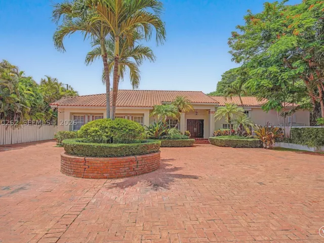 5-bedroom home for sale in Miami - 7030 SW 72nd Street - MondialRealty