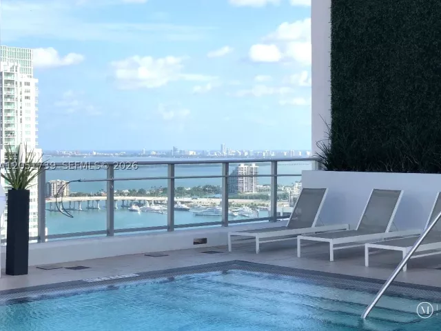 2-bedroom condo for rent in Miami - 151 SE 1st St 601 - MondialRealty