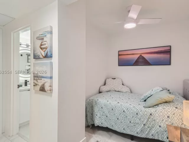 2-bedroom condo for rent in Hollywood - 2501 S Ocean Dr 617 - MondialRealty