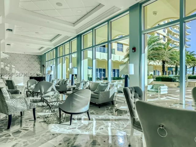 2-bedroom condo for rent in Hollywood - 2501 S Ocean Dr 617 - MondialRealty