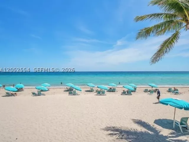 2-bedroom condo for rent in Hollywood - 2501 S Ocean Dr 617 - MondialRealty