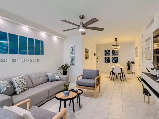 2-bedroom condo for rent in Hollywood - 2501 S Ocean Dr 617 - MondialRealty