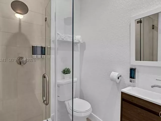 3-bedroom home for rent in Miami - 860 NW 17th Ct - MondialRealty