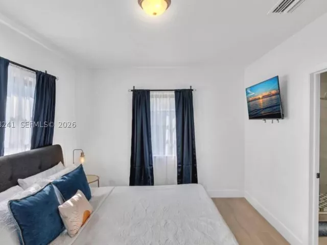 3-bedroom home for rent in Miami - 860 NW 17th Ct - MondialRealty