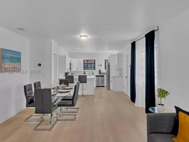 3-bedroom home for rent in Miami - 860 NW 17th Ct - MondialRealty