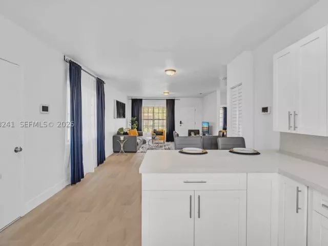 3-bedroom home for rent in Miami - 860 NW 17th Ct - MondialRealty