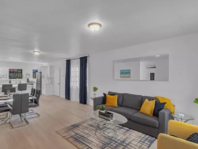 3-bedroom home for rent in Miami - 860 NW 17th Ct - MondialRealty