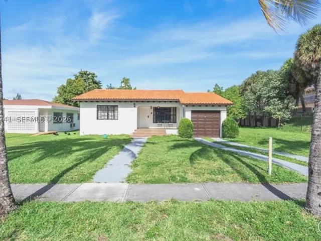 3-bedroom home for rent in Miami - 860 NW 17th Ct - MondialRealty