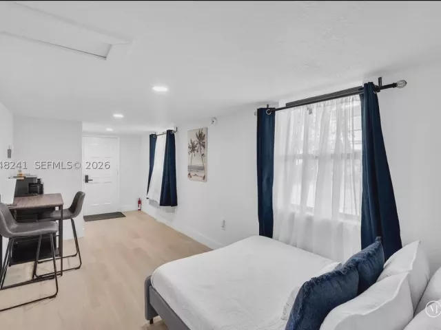 3-bedroom home for rent in Miami - 860 NW 17th Ct - MondialRealty