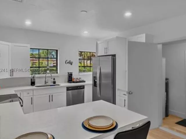 3-bedroom home for rent in Miami - 860 NW 17th Ct - MondialRealty