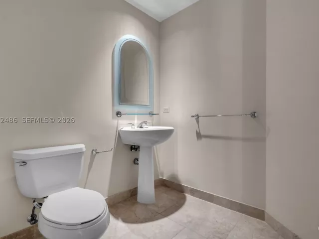 1-bedroom condo for rent in Miami - 801 Brickell Key Blvd 2108 - MondialRealty