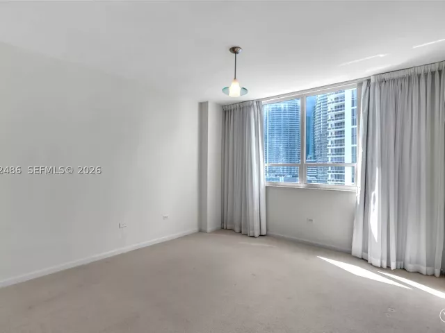 1-bedroom condo for rent in Miami - 801 Brickell Key Blvd 2108 - MondialRealty