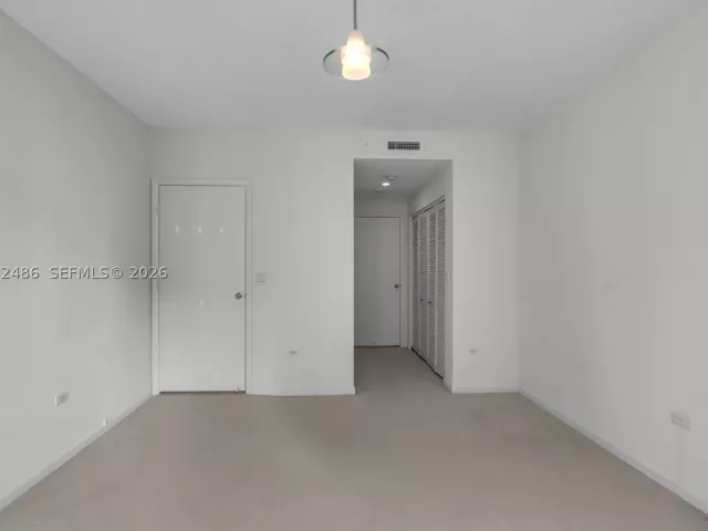 1-bedroom condo for rent in Miami - 801 Brickell Key Blvd 2108 - MondialRealty