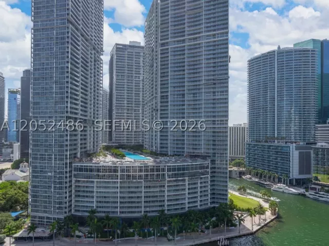 1-bedroom condo for rent in Miami - 801 Brickell Key Blvd 2108 - MondialRealty