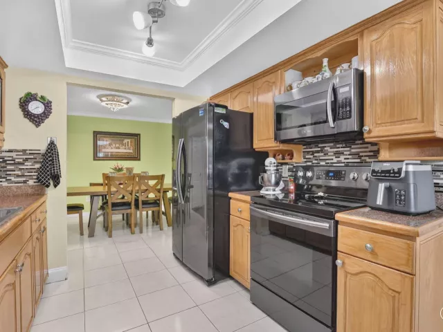 3-bedroom home for sale in Boca Raton - 22305 SW 57th Avenue - MondialRealty