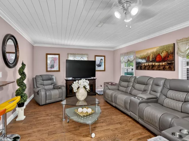 3-bedroom home for sale in Boca Raton - 22305 SW 57th Avenue - MondialRealty