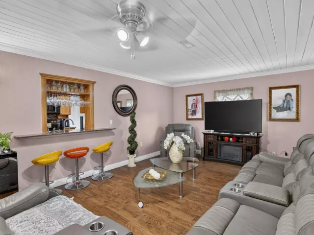 3-bedroom home for sale in Boca Raton - 22305 SW 57th Avenue - MondialRealty