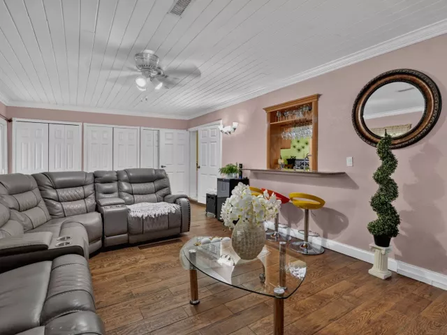 3-bedroom home for sale in Boca Raton - 22305 SW 57th Avenue - MondialRealty