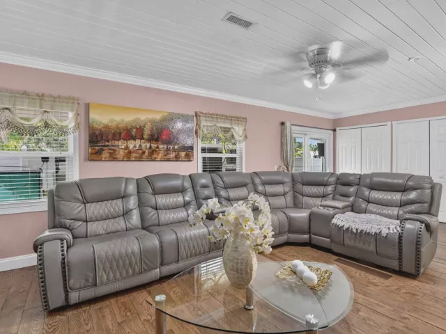 3-bedroom home for sale in Boca Raton - 22305 SW 57th Avenue - MondialRealty