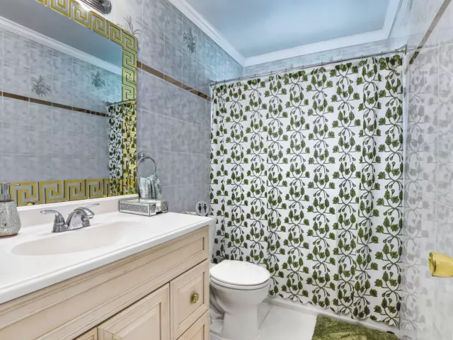 3-bedroom home for sale in Boca Raton - 22305 SW 57th Avenue - MondialRealty