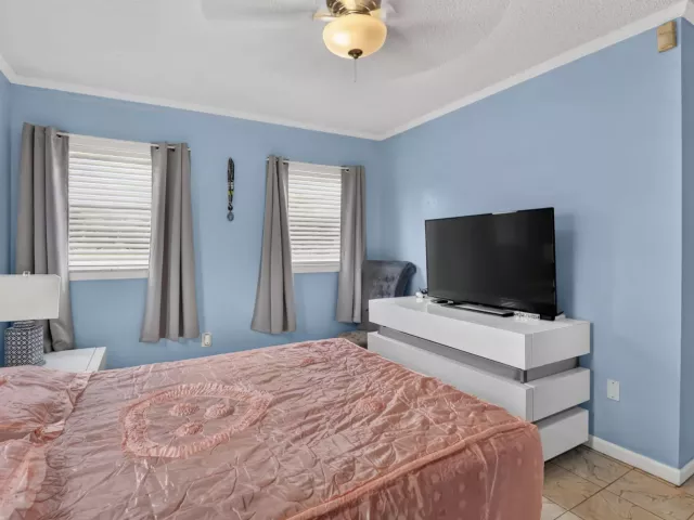 3-bedroom home for sale in Boca Raton - 22305 SW 57th Avenue - MondialRealty