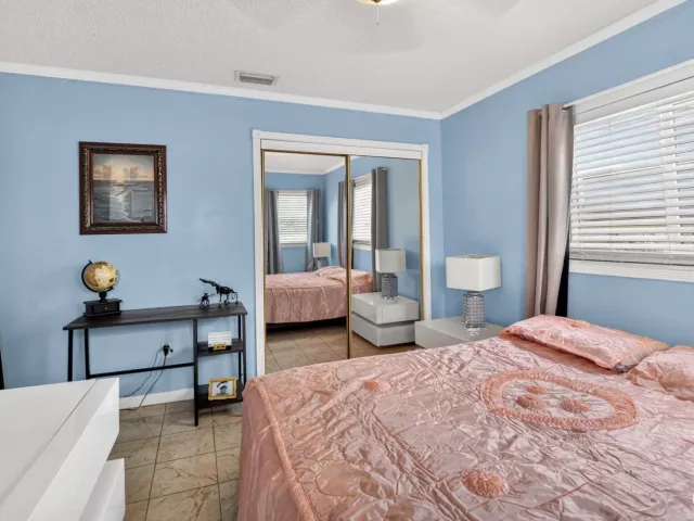 3-bedroom home for sale in Boca Raton - 22305 SW 57th Avenue - MondialRealty