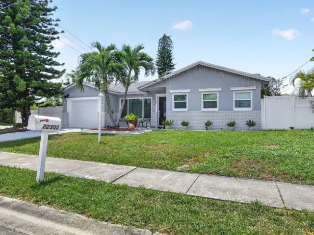 3-bedroom home for sale in Boca Raton - 22305 SW 57th Avenue - MondialRealty