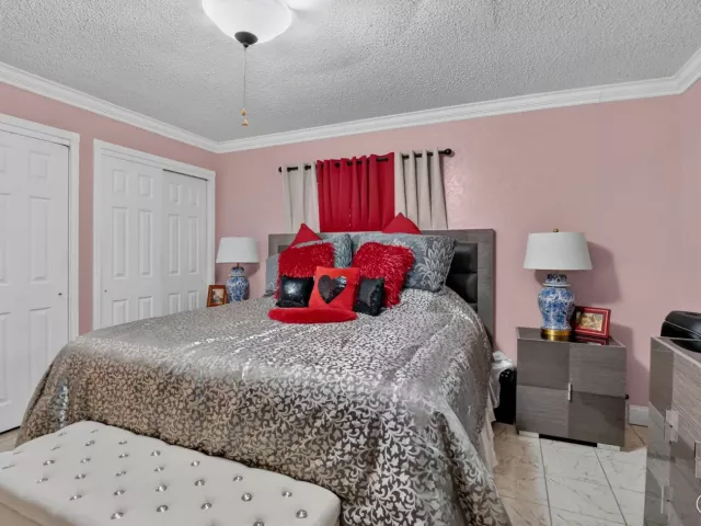 3-bedroom home for sale in Boca Raton - 22305 SW 57th Avenue - MondialRealty