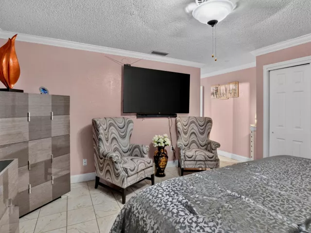 3-bedroom home for sale in Boca Raton - 22305 SW 57th Avenue - MondialRealty