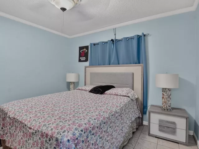 3-bedroom home for sale in Boca Raton - 22305 SW 57th Avenue - MondialRealty