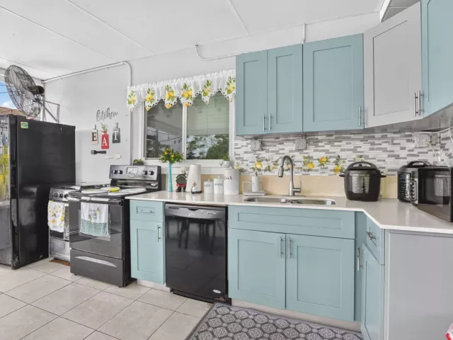 3-bedroom home for sale in Boca Raton - 22305 SW 57th Avenue - MondialRealty