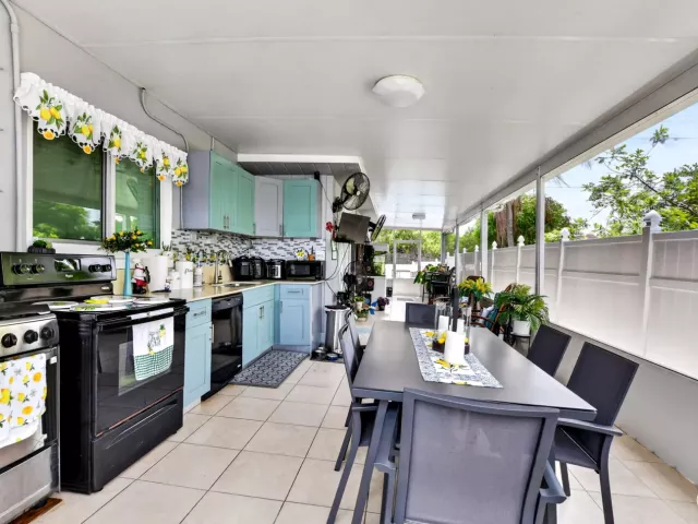 3-bedroom home for sale in Boca Raton - 22305 SW 57th Avenue - MondialRealty