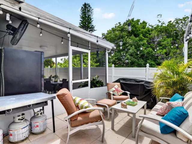 3-bedroom home for sale in Boca Raton - 22305 SW 57th Avenue - MondialRealty