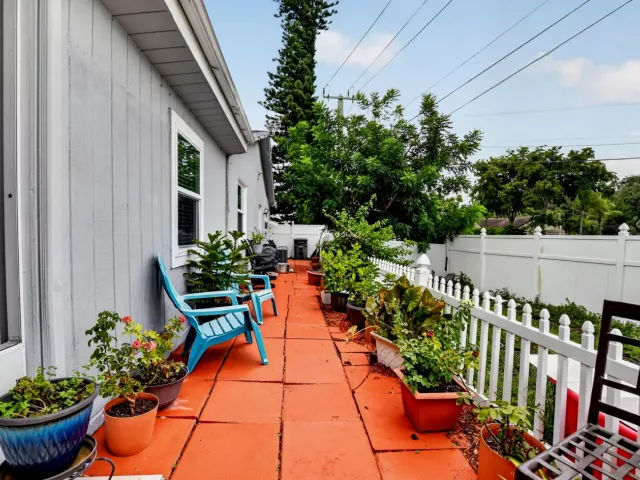 3-bedroom home for sale in Boca Raton - 22305 SW 57th Avenue - MondialRealty