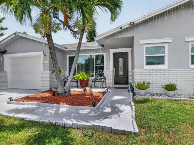 3-bedroom home for sale in Boca Raton - 22305 SW 57th Avenue - MondialRealty