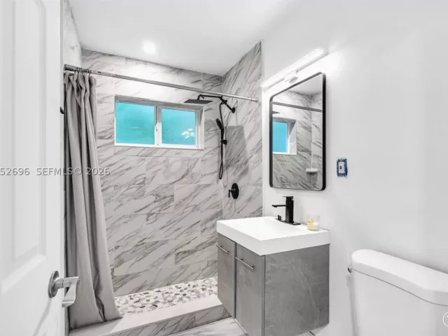 4-bedroom home for rent in North Miami - 1580 NE 139th St - MondialRealty