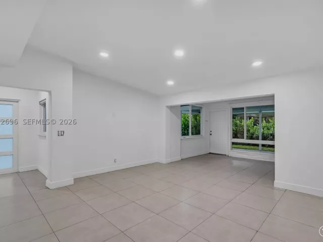 4-bedroom home for rent in North Miami - 1580 NE 139th St - MondialRealty