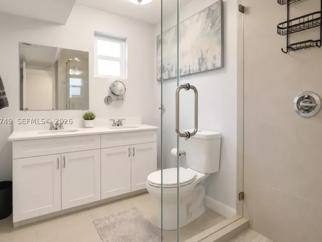 5-bedroom home for rent in Miami - 6790 SW 54th St - MondialRealty
