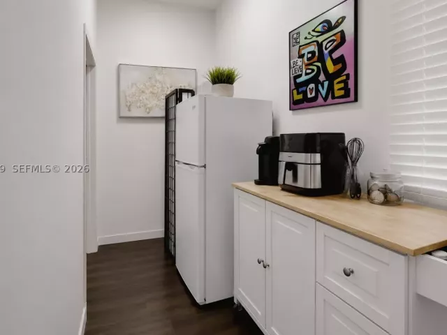5-bedroom home for rent in Miami - 6790 SW 54th St - MondialRealty