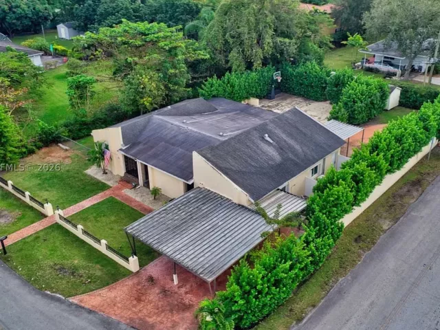 5-bedroom home for rent in Miami - 6790 SW 54th St - MondialRealty