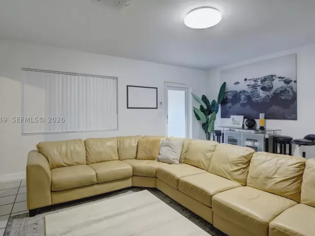 5-bedroom home for rent in Miami - 6790 SW 54th St - MondialRealty