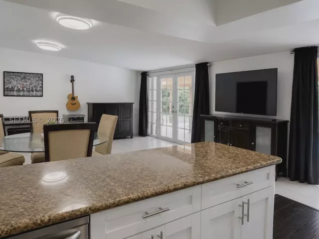 5-bedroom home for rent in Miami - 6790 SW 54th St - MondialRealty