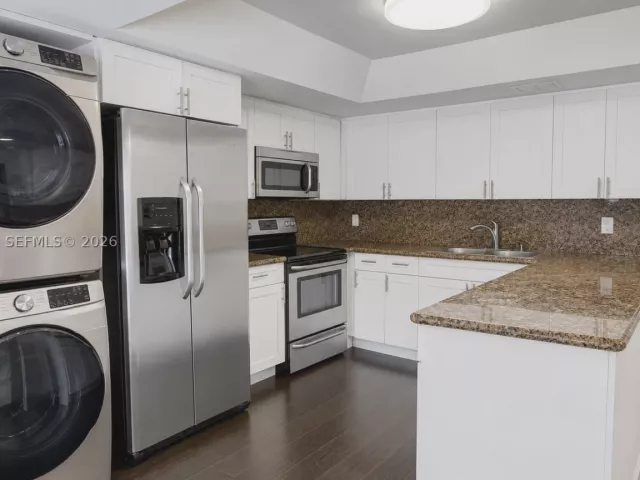 5-bedroom home for rent in Miami - 6790 SW 54th St - MondialRealty
