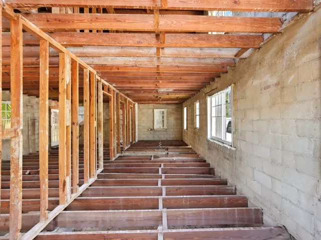 3-bedroom home for sale in Miami - 927 4th Street - MondialRealty