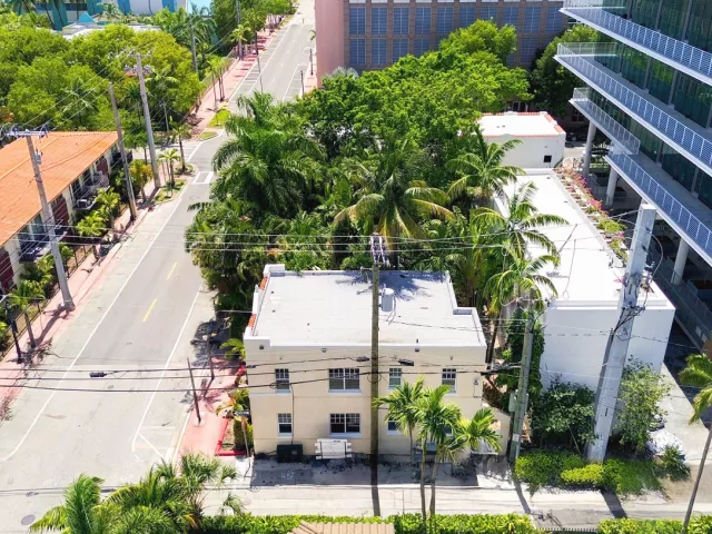 3-bedroom home for sale in Miami - 927 4th Street - MondialRealty