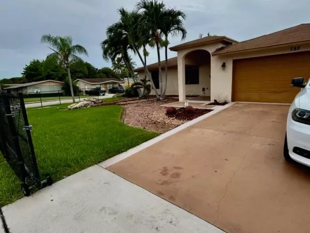 3-bedroom home for sale in Delray Beach - 785 SW 4TH Street - MondialRealty
