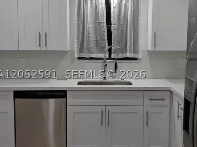 3-bedroom home for sale in Hollywood - 6461 Evans St - MondialRealty