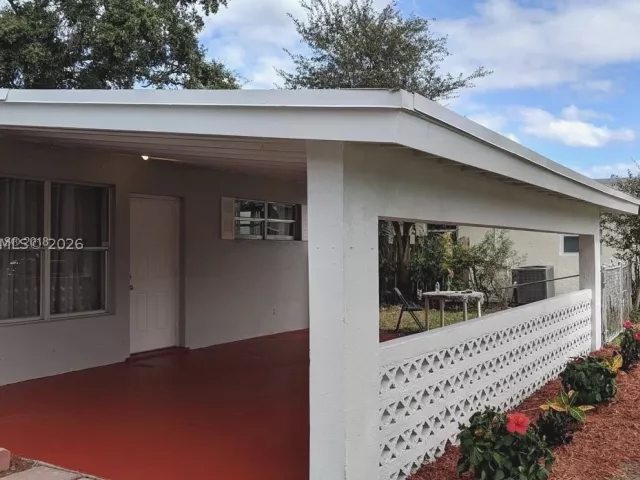 3-bedroom home for sale in Hollywood - 6461 Evans St - MondialRealty