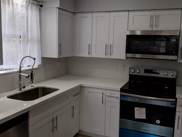 3-bedroom home for sale in Hollywood - 6461 Evans St - MondialRealty